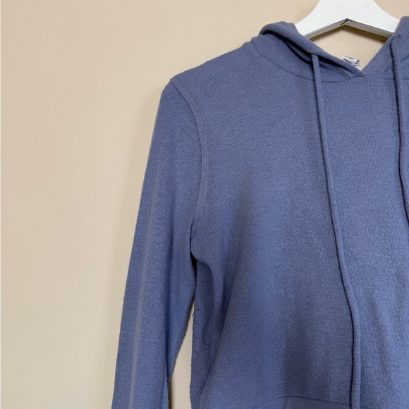 ALO Yoga Getaway Cropped Hoodie Periwinkle Blue Soft - Picture 5 of 11